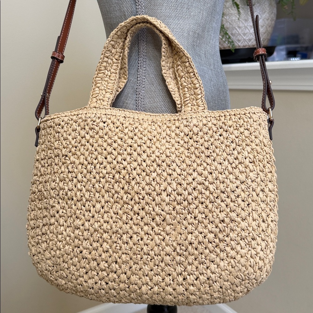 NWOT—H &M Straw Woven Tote w/removeable & adjustable crossbody strap/handle bag. - Picture 11 of 16